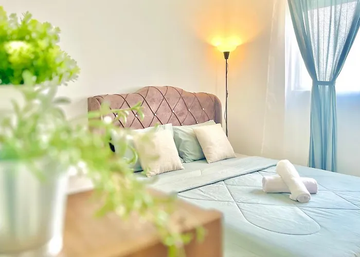Alanis Studio Suite {Shortstay}